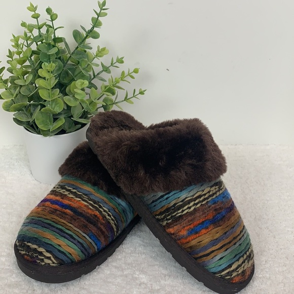 LAMO woman’s brown multi color pattern slippers size M (7 - see chart) - Picture 4 of 9